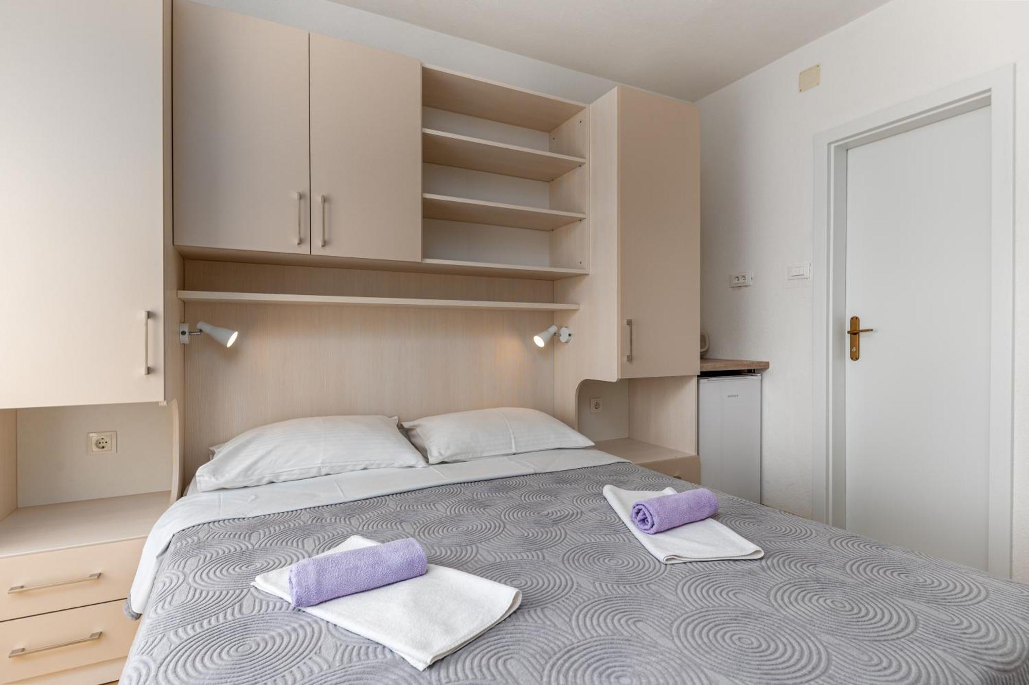 Bed And Breakfast Ivona Baška Voda Værelse billede
